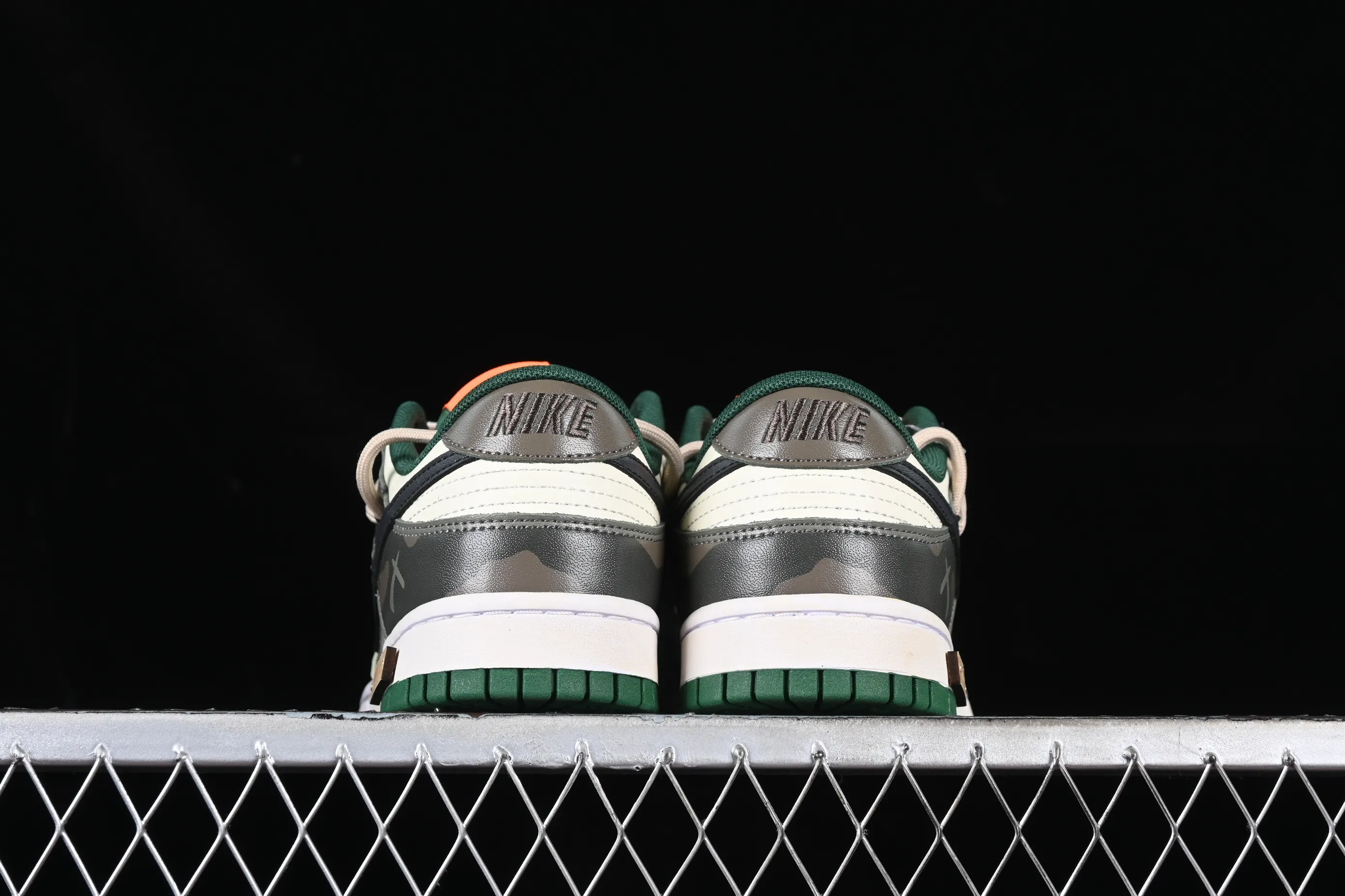 All Categories Nk SB Dunk Series Nk SB Dunk Low Low-top sneakers Nk Dunk Low Panda Prank-Wildness Ore SB strap low-top casual sneakers DD1391-300